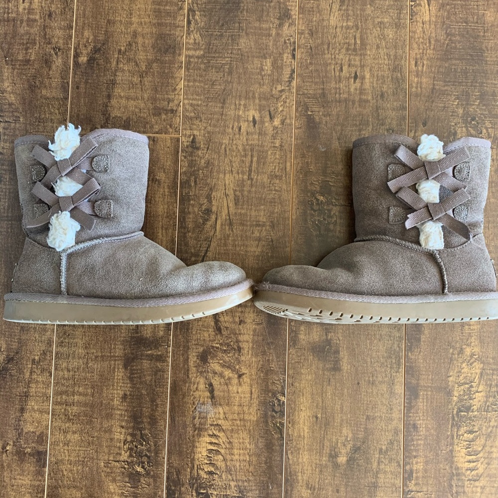 Beige uggs